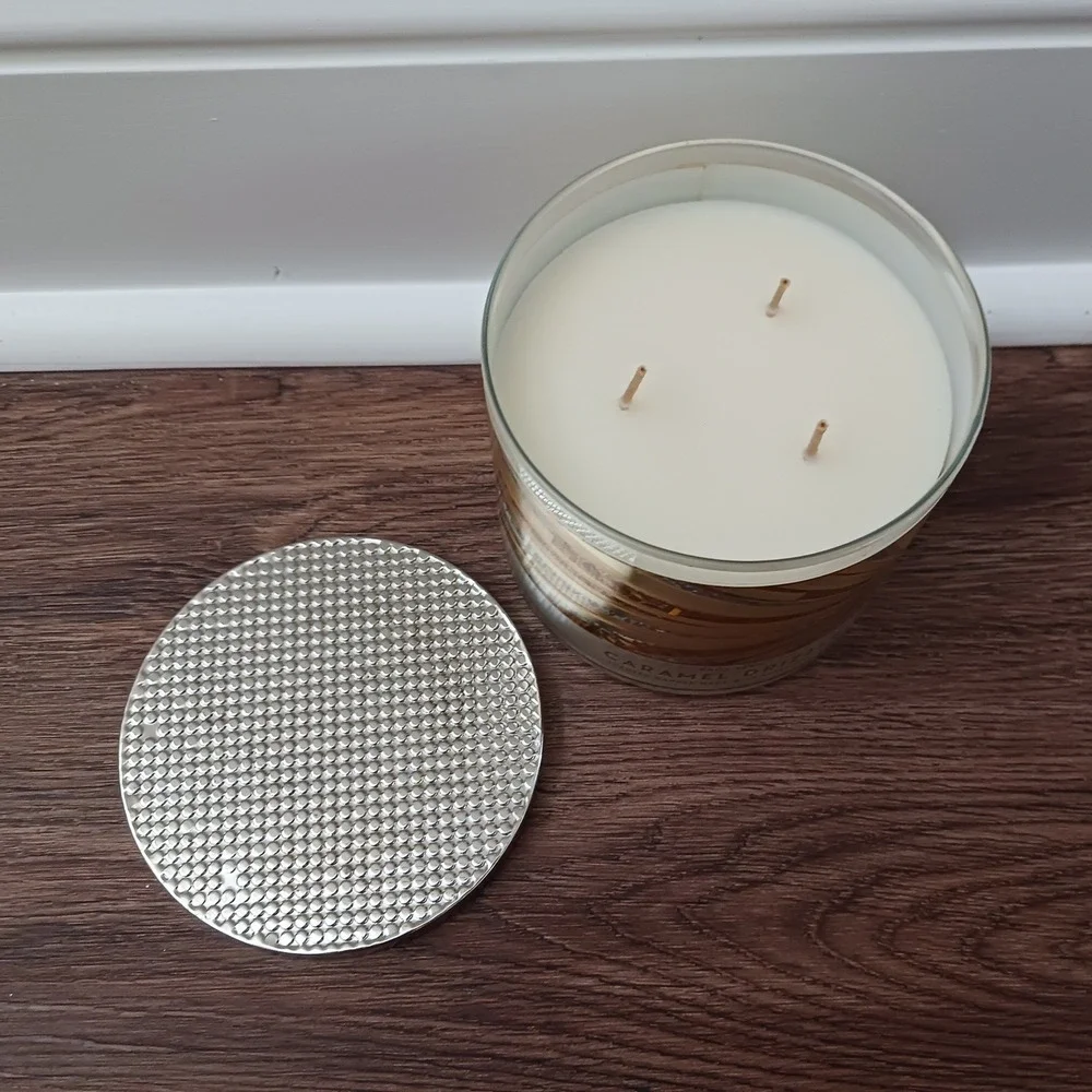 White Barn Caramel Drizzle 3-Wick Scented Candle 14.5 oz Bath & Body Works Gold - Picture 3 of 4